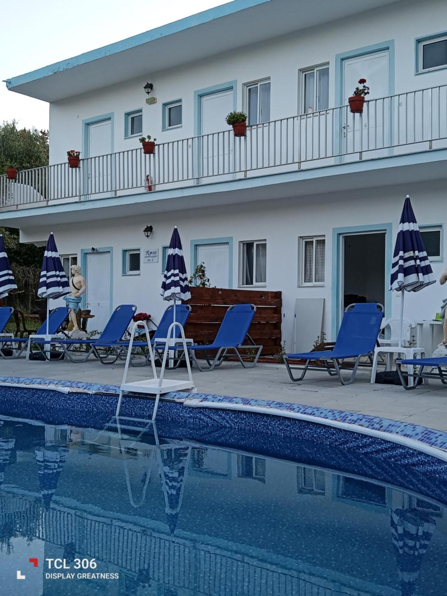 Rose Apartments Mesonghi مورايتيكا المظهر الخارجي الصورة
